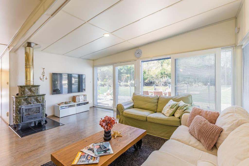 Ocarujuci Houseboat Na Dunaji 布拉迪斯拉发 外观 照片