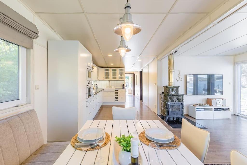 Ocarujuci Houseboat Na Dunaji 布拉迪斯拉发 外观 照片