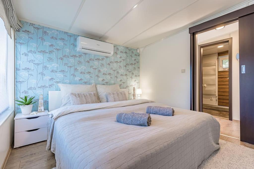 Ocarujuci Houseboat Na Dunaji 布拉迪斯拉发 外观 照片
