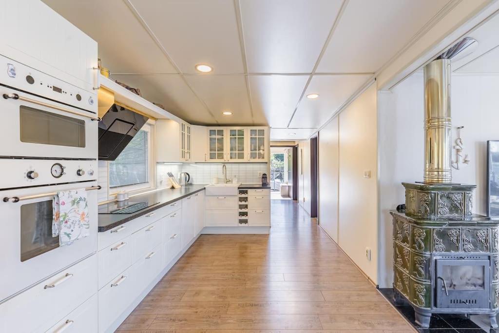 Ocarujuci Houseboat Na Dunaji 布拉迪斯拉发 外观 照片