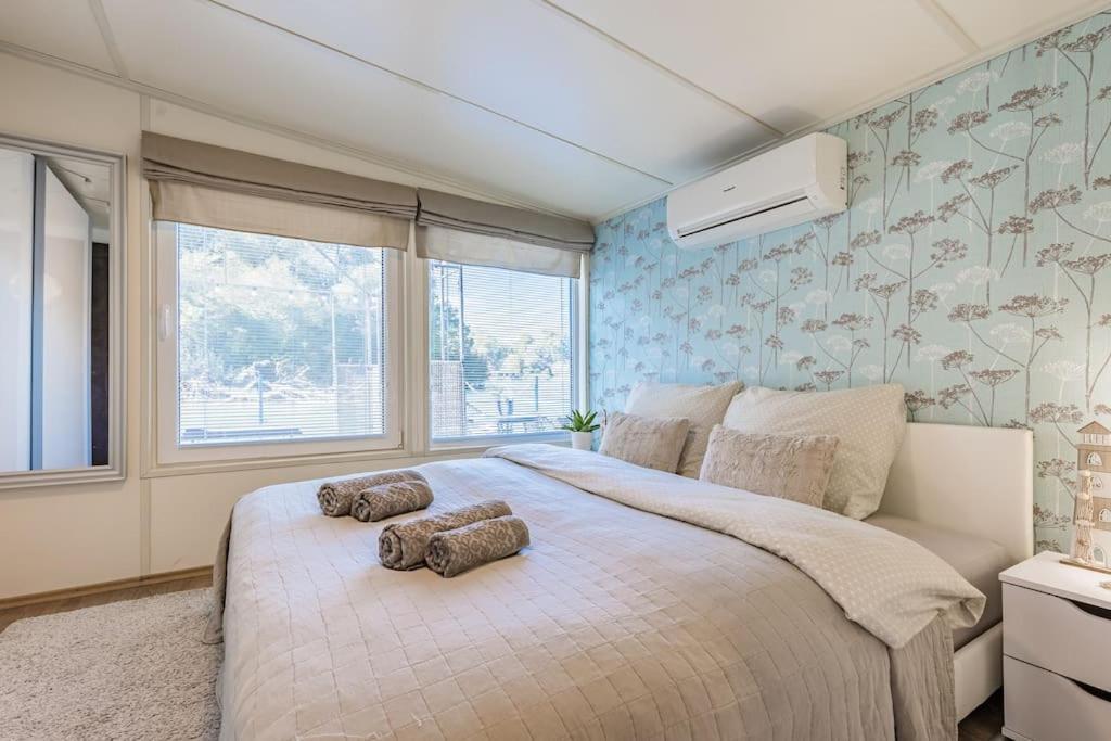 Ocarujuci Houseboat Na Dunaji 布拉迪斯拉发 外观 照片