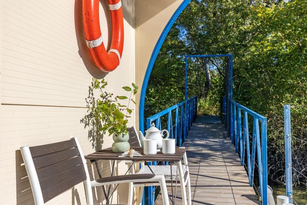 Ocarujuci Houseboat Na Dunaji 布拉迪斯拉发 外观 照片